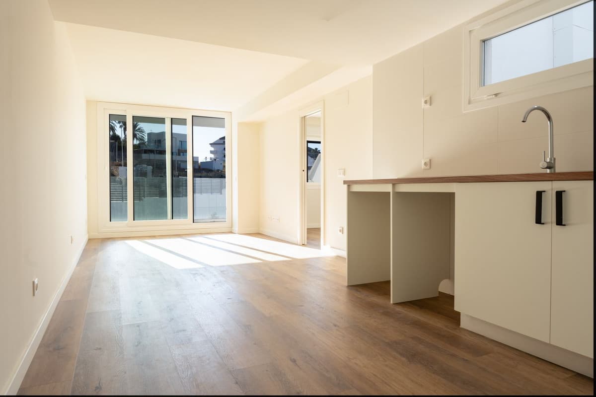 Middle Floor Apartment in Torreblanca — photo 10 of 10