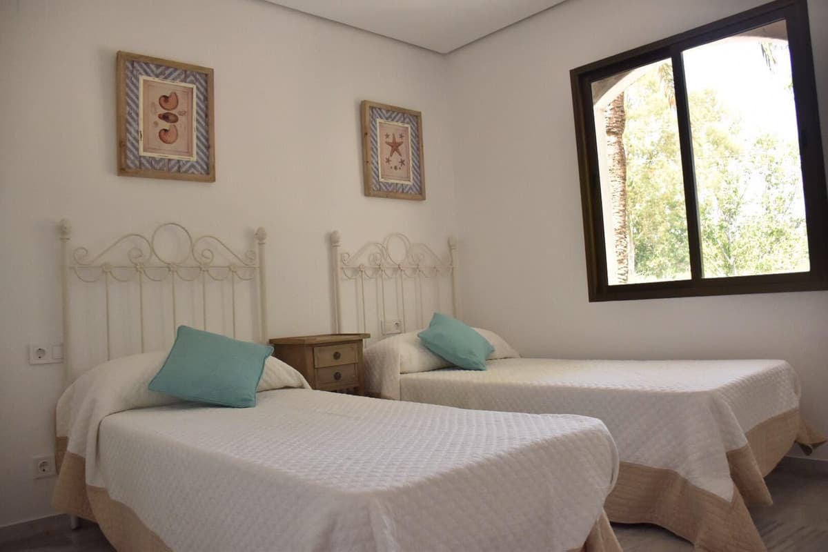 Ground Floor Apartment in Elviria — photo 7 of 10