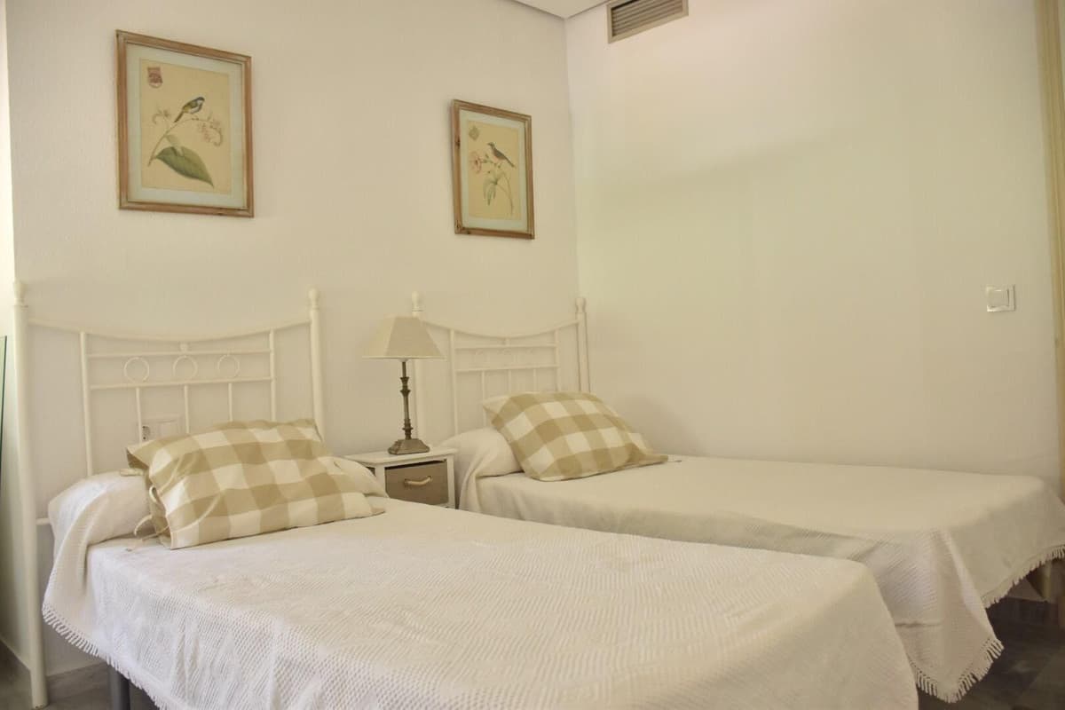 Ground Floor Apartment in Elviria — photo 8 of 10