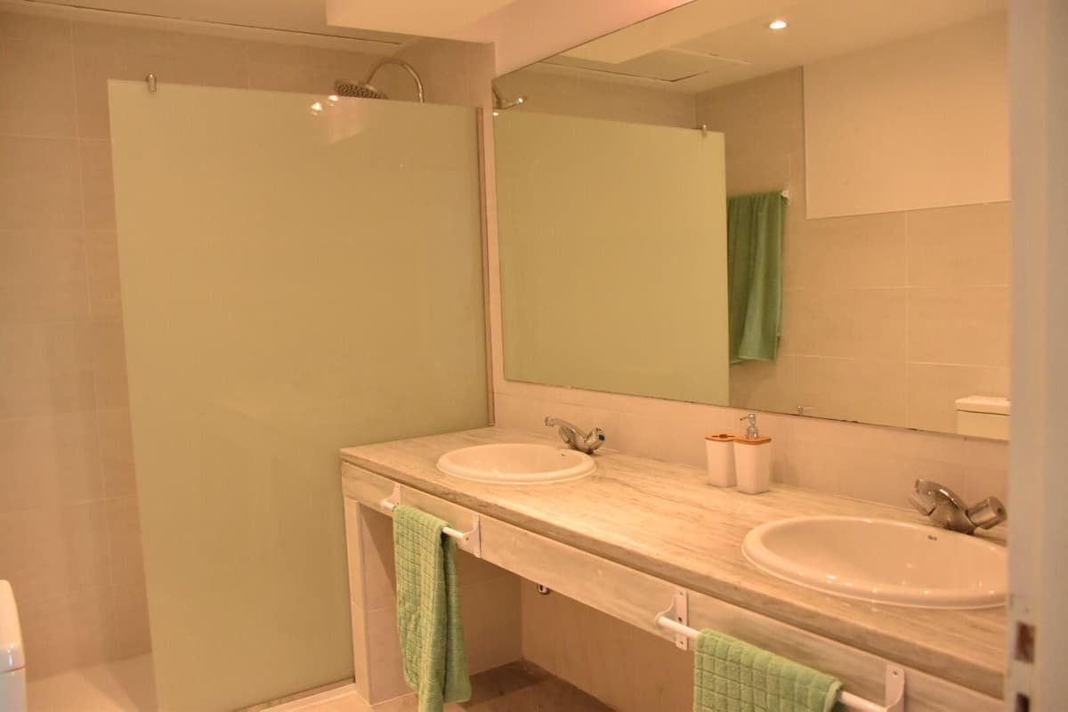 Ground Floor Apartment in Elviria — photo 9 of 10