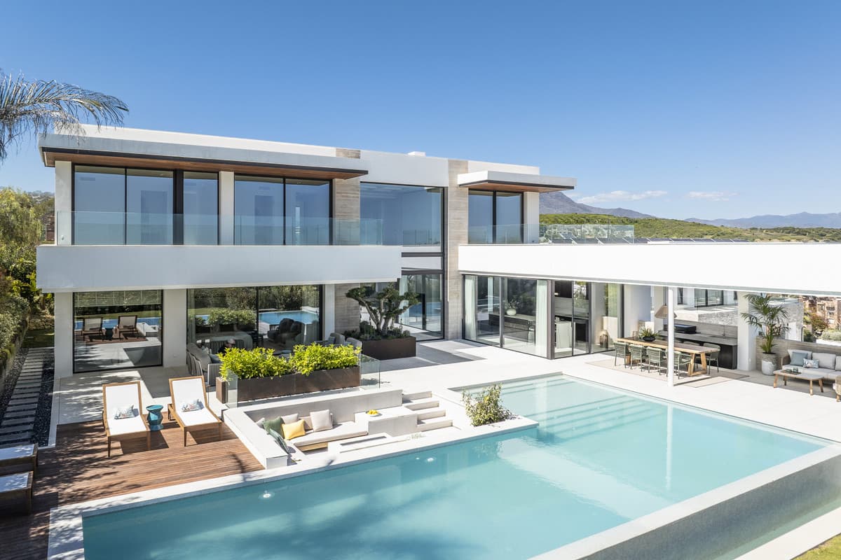 Detached Villa in Casares — photo 1 of 10