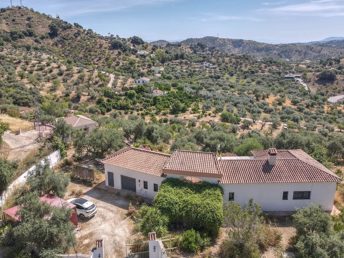 Detached Villa in Monda — photo 5 of 10