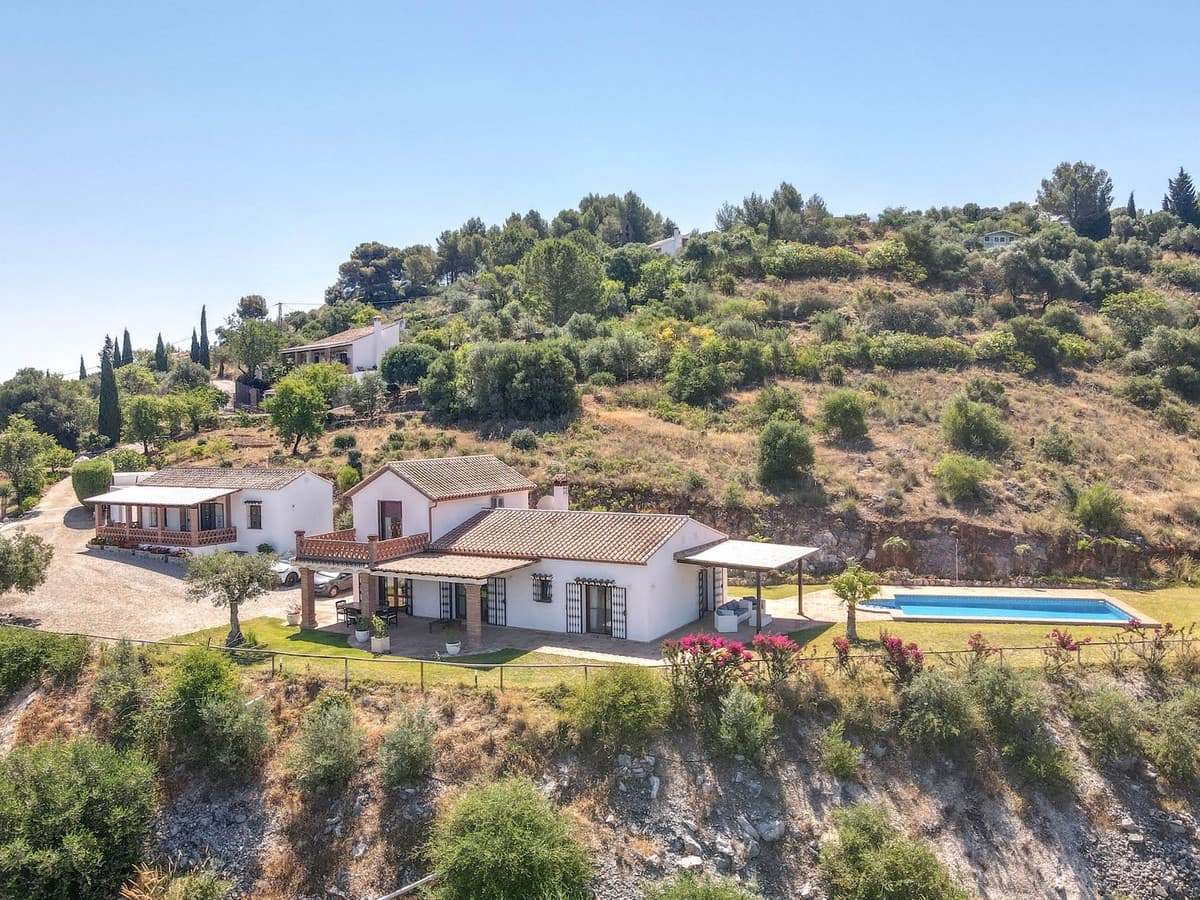Detached Villa in Guaro — photo 7 of 10