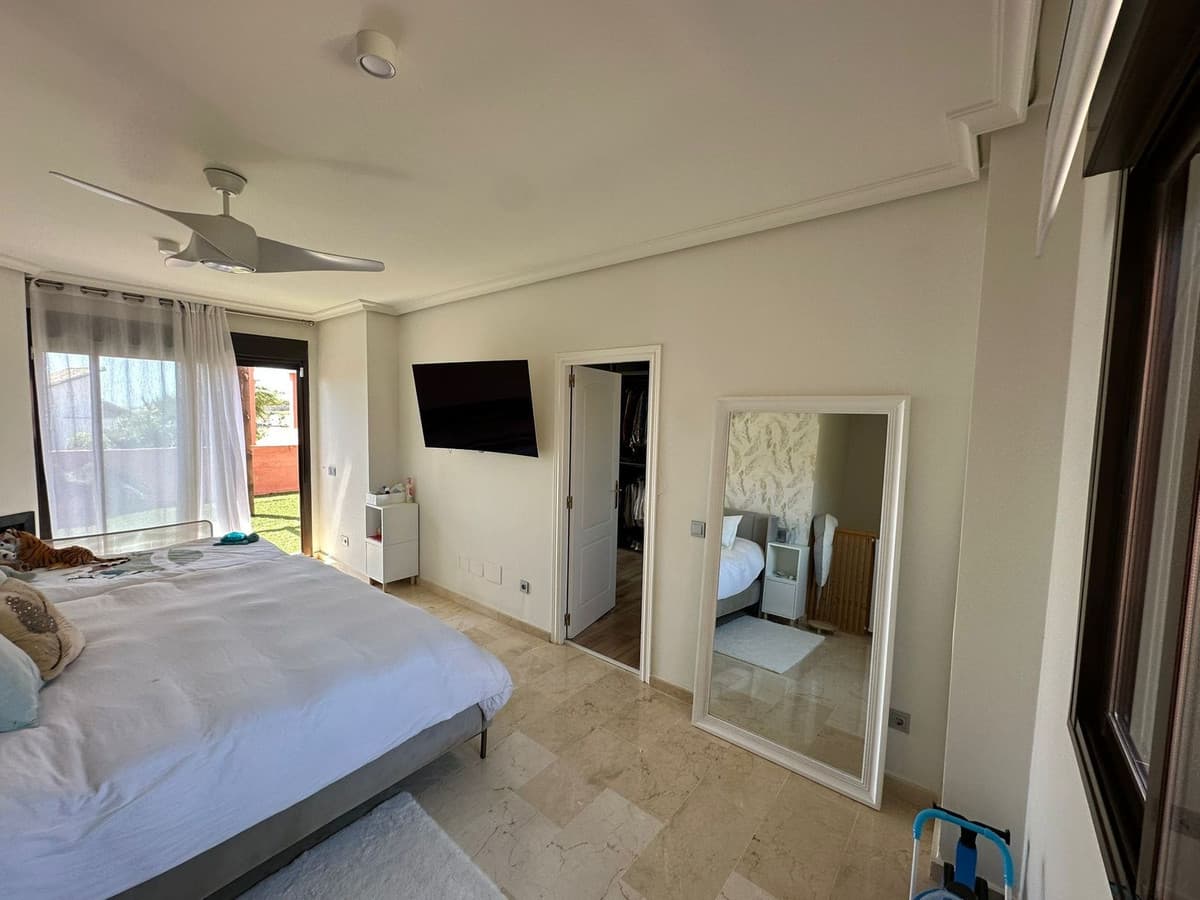 Middle Floor Apartment in Casares Playa — photo 10 of 10