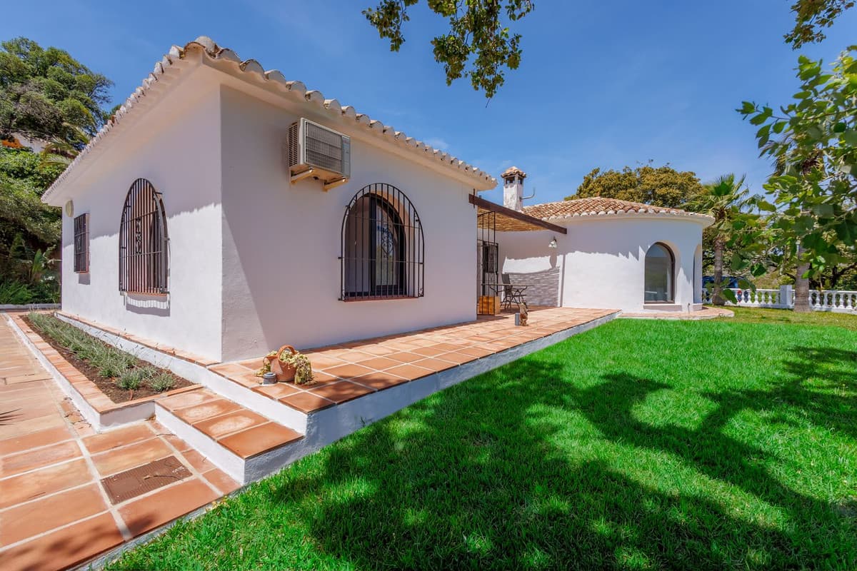 Detached Villa in Coín — photo 2 of 10