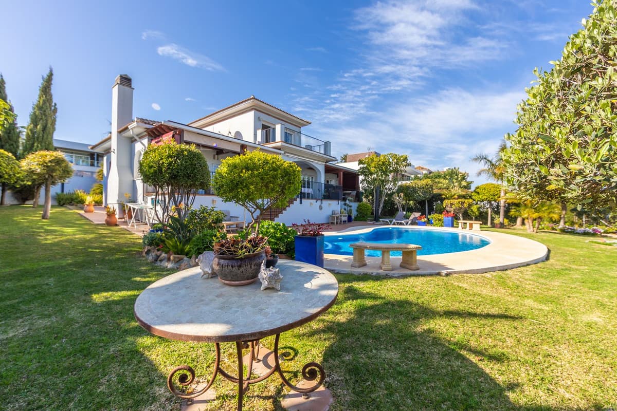 Detached Villa in Manilva — photo 1 of 10