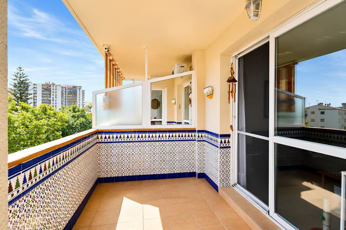 Middle Floor Apartment in Fuengirola — photo 2 of 10