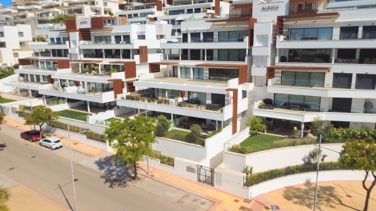 Ground Floor Apartment in Estepona — photo 1 of 10