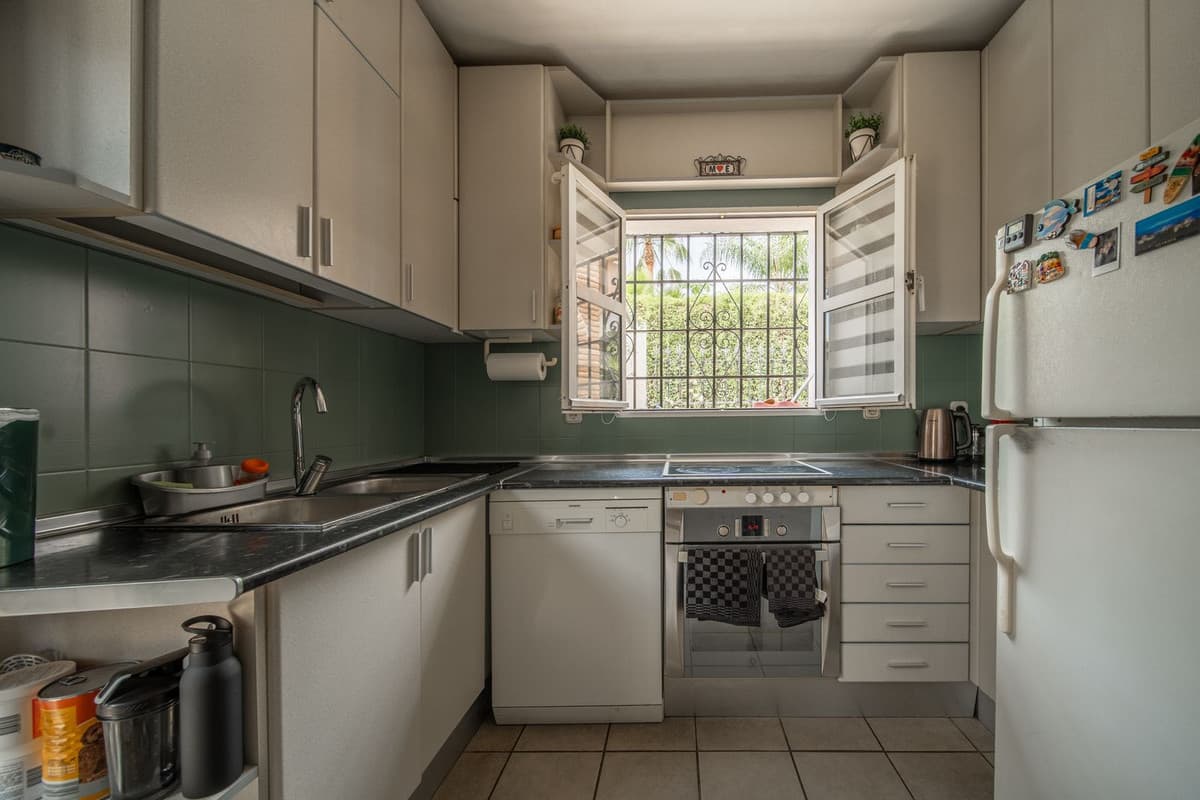 Detached Villa in El Coto — photo 4 of 10
