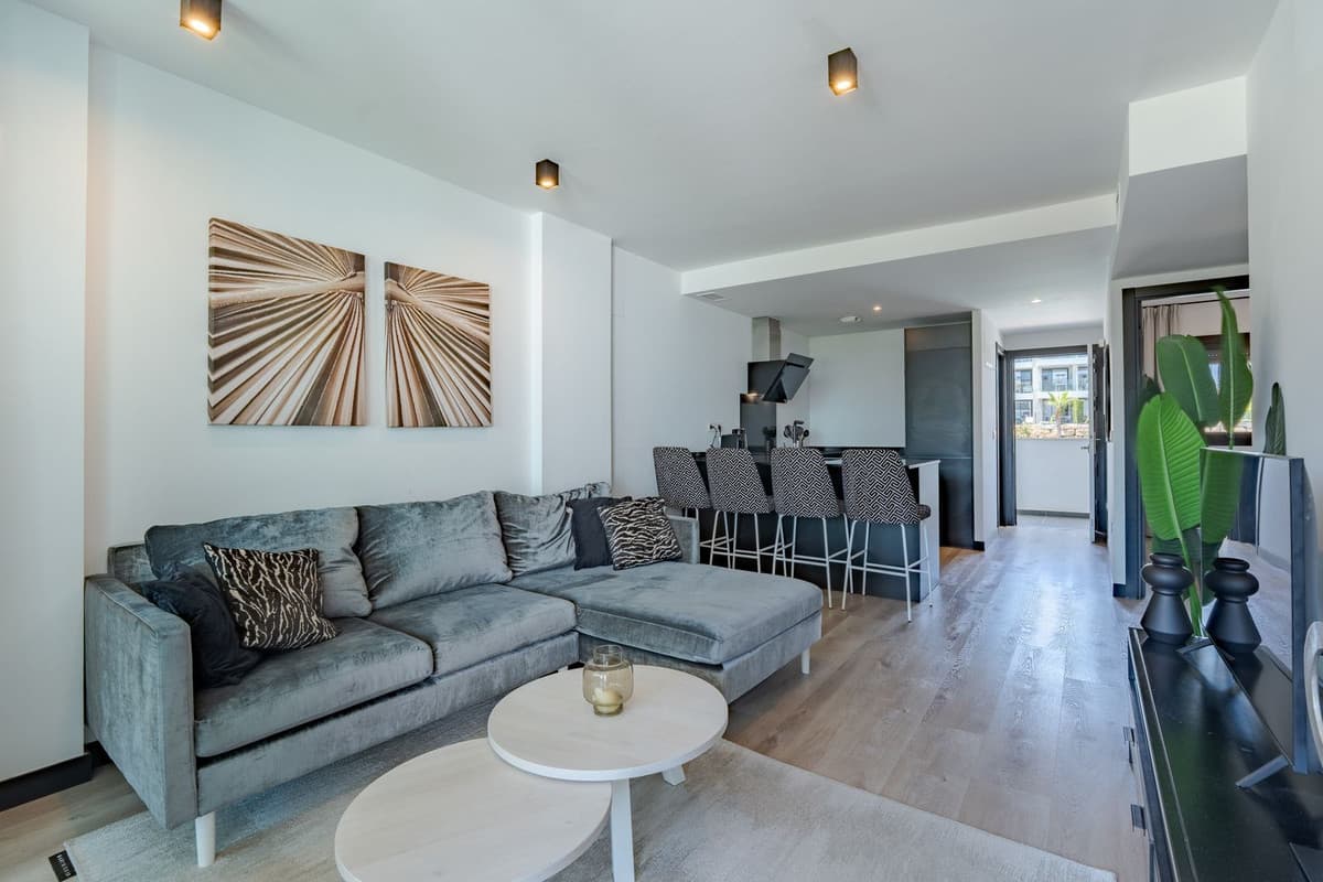 Middle Floor Apartment in Mijas — photo 1 of 10