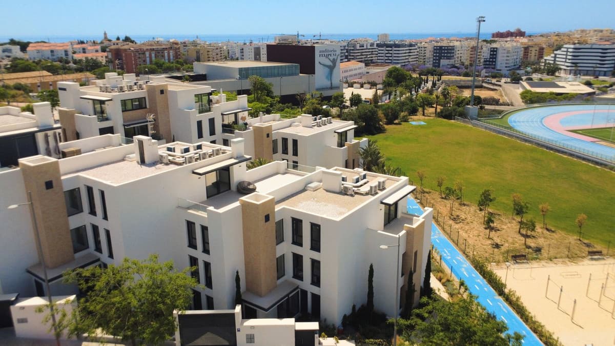Top Floor Apartment in Estepona — photo 3 of 10