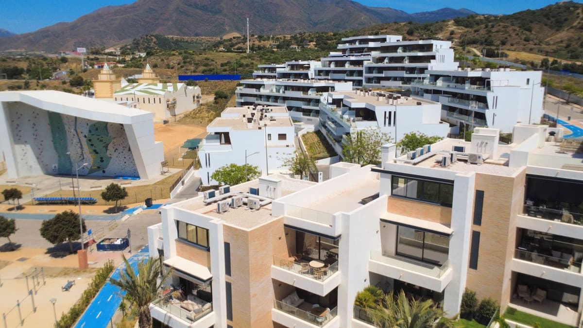 Top Floor Apartment in Estepona — photo 4 of 10