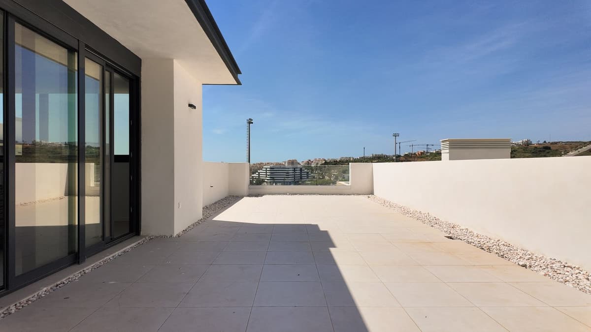 Top Floor Apartment in Estepona — photo 9 of 10