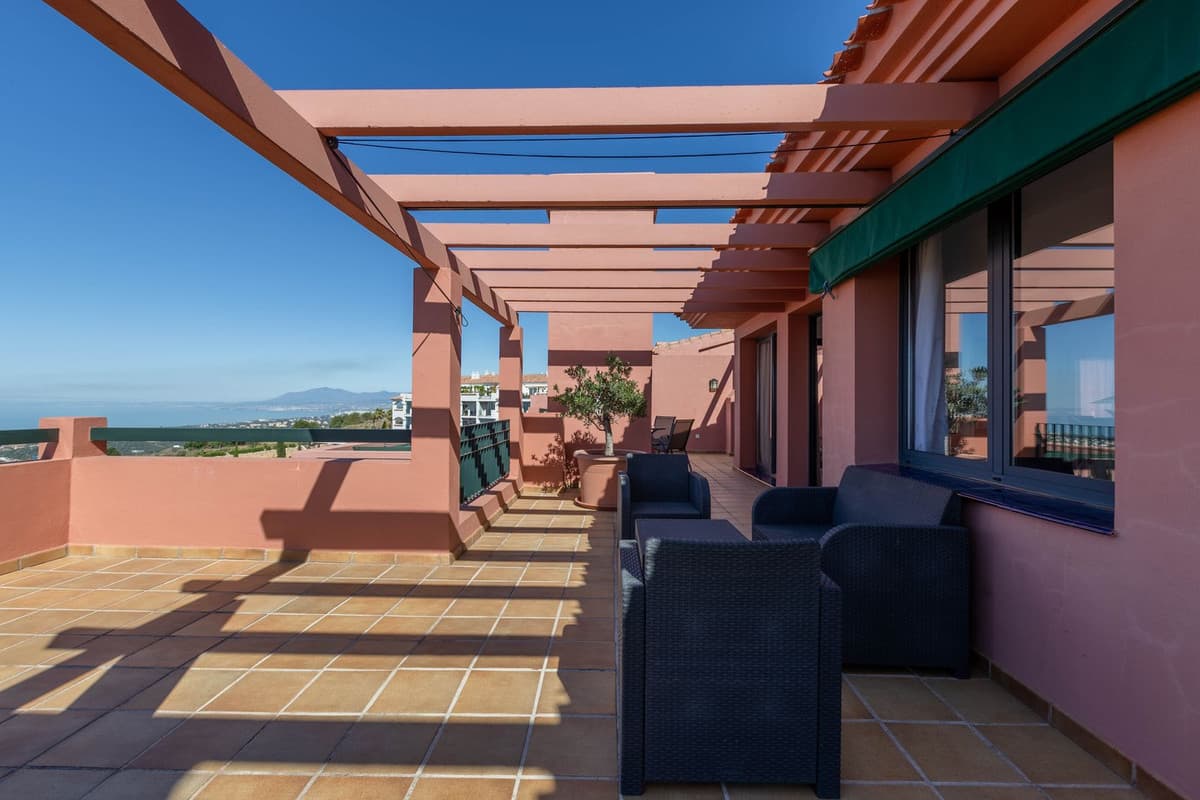 Penthouse in Calahonda — photo 2 of 10