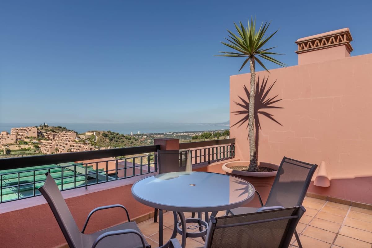Penthouse in Calahonda — photo 3 of 10