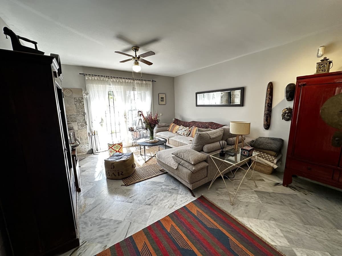 Townhouse in Nagüeles — photo 1 of 10