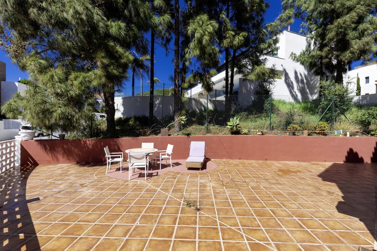 Detached Villa in Marbella — photo 3 of 10