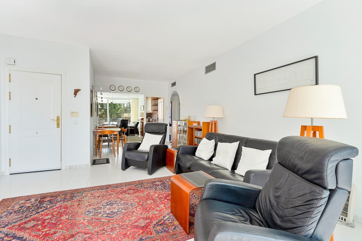 Middle Floor Apartment in Mijas Costa — photo 4 of 10