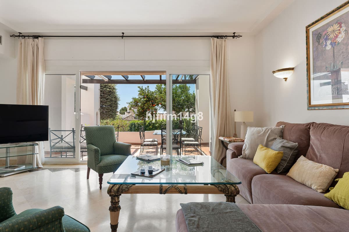 Townhouse in Nueva Andalucía — photo 7 of 10