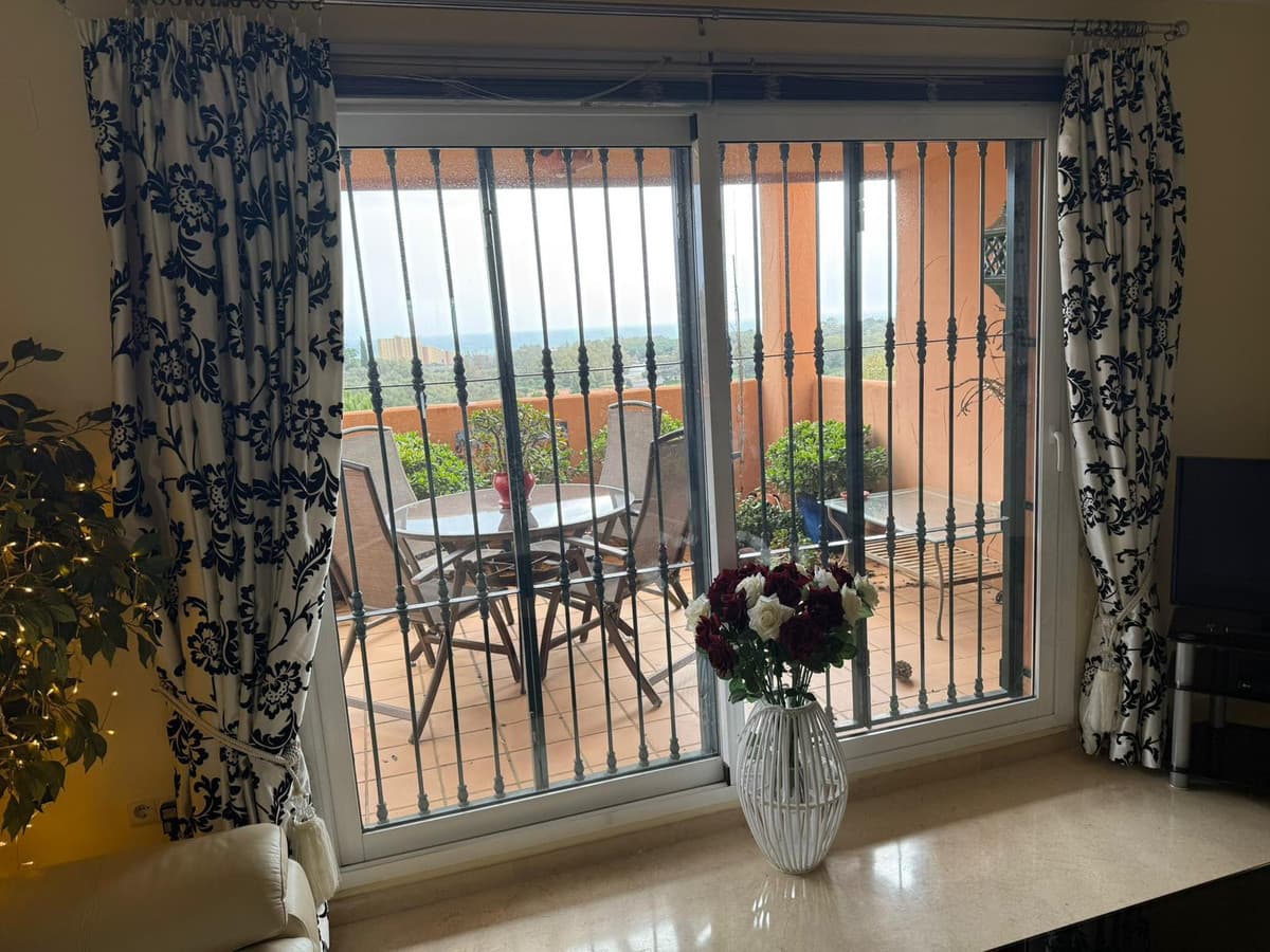 Middle Floor Apartment in Elviria — photo 6 of 10