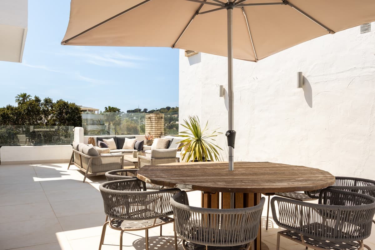 Middle Floor Apartment in Nueva Andalucía — photo 1 of 10