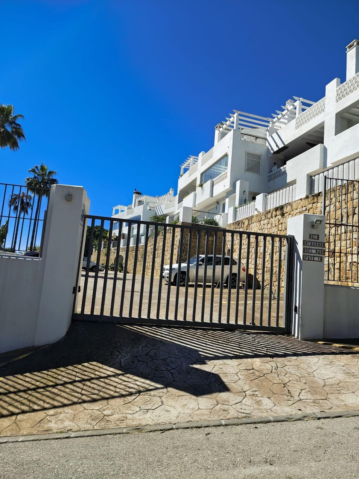 Townhouse in Manilva — photo 2 of 10