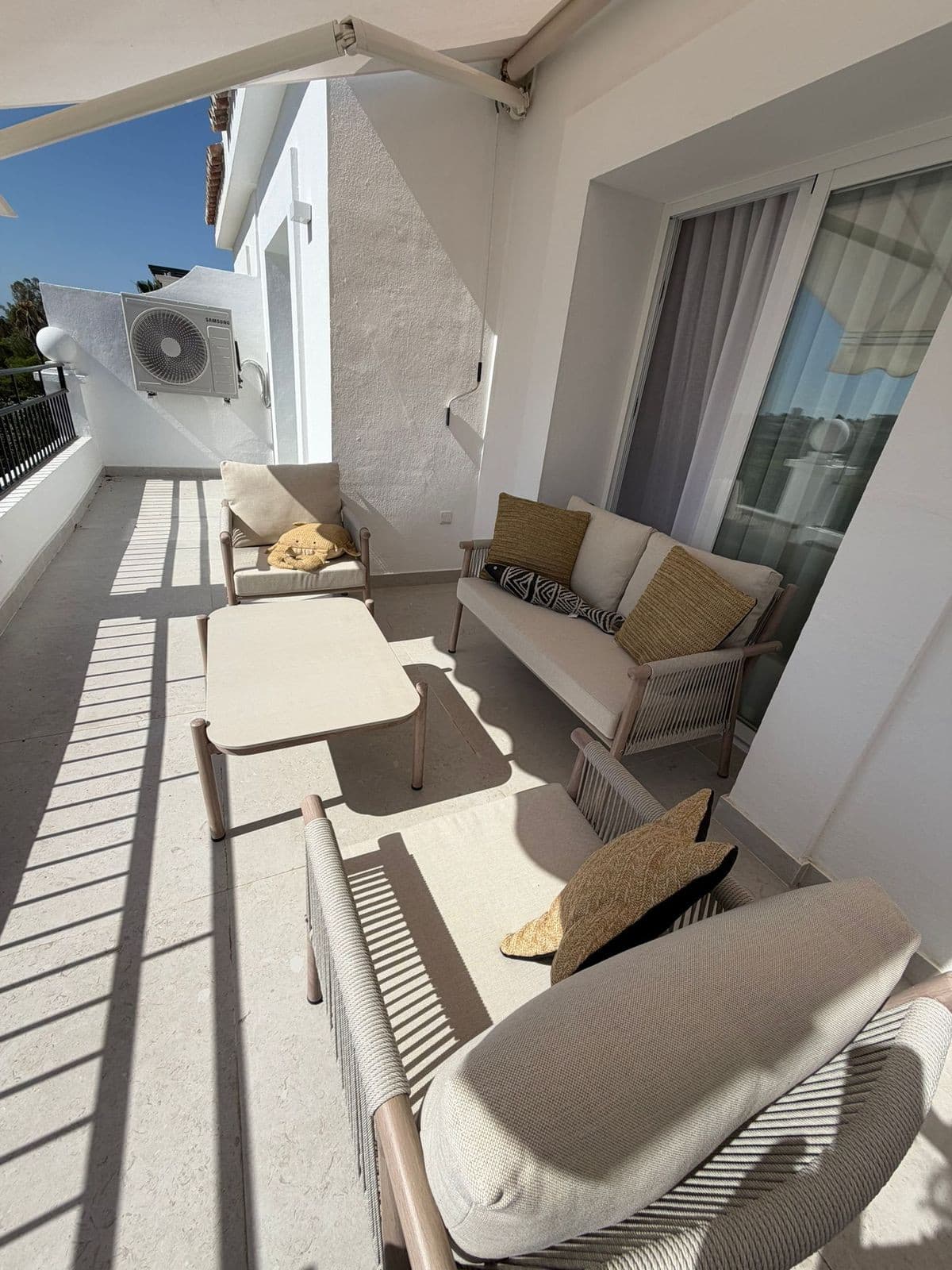 Top Floor Apartment in Benahavís — photo 6 of 10