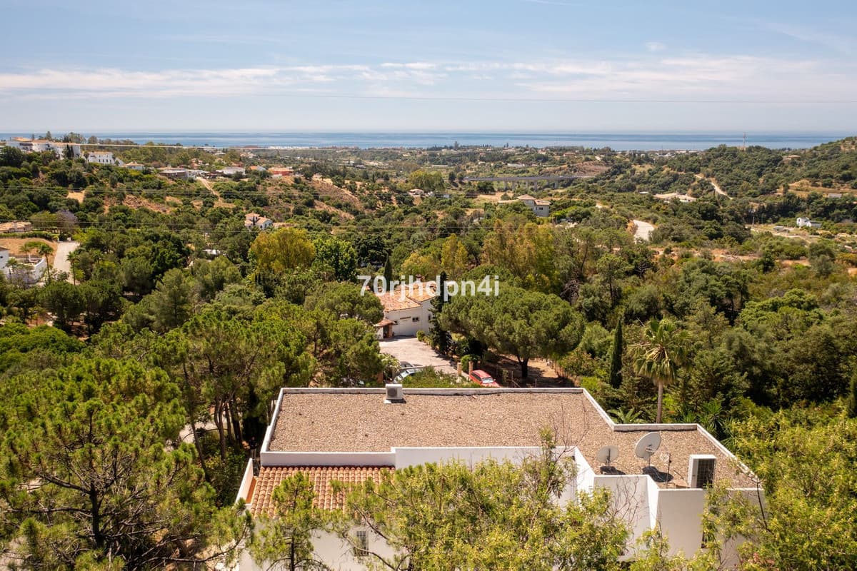 Detached Villa in Estepona — photo 2 of 10