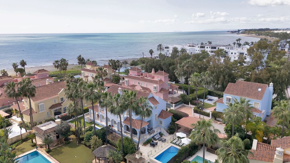 Semi-Detached House in Puerto Banús — photo 2 of 10