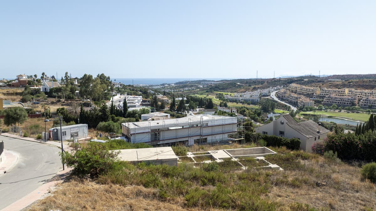 Land in Estepona — photo 2 of 10