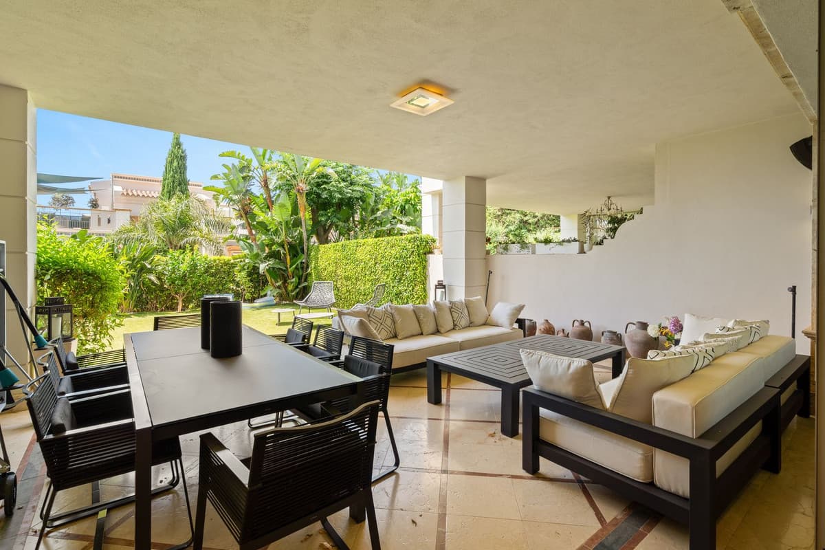 Townhouse in Sierra Blanca — photo 3 of 10