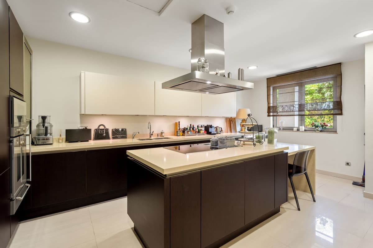 Townhouse in Sierra Blanca — photo 9 of 10