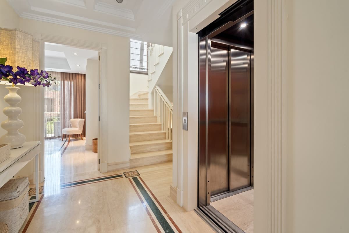Townhouse in Sierra Blanca — photo 10 of 10