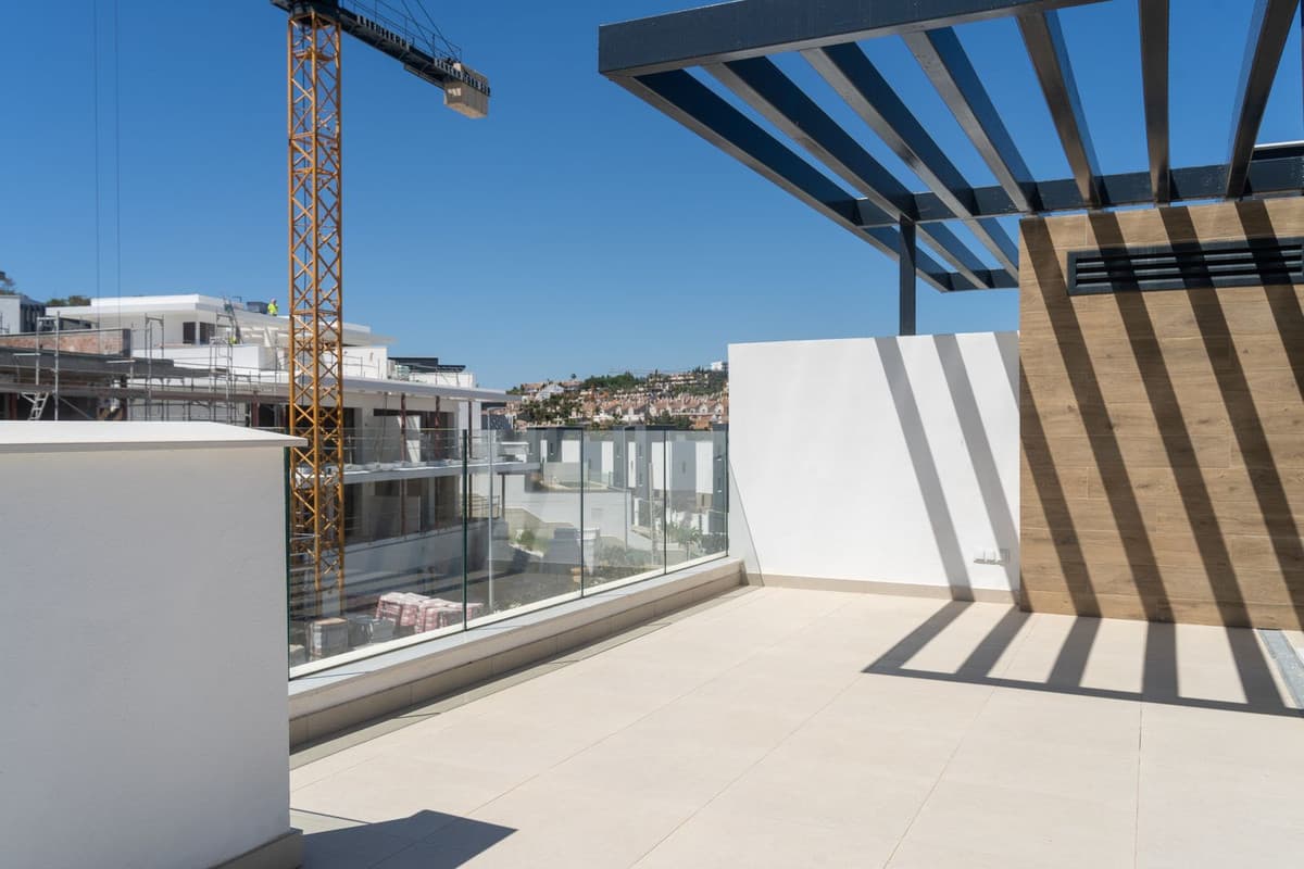Semi-Detached House in El Paraiso — photo 6 of 10