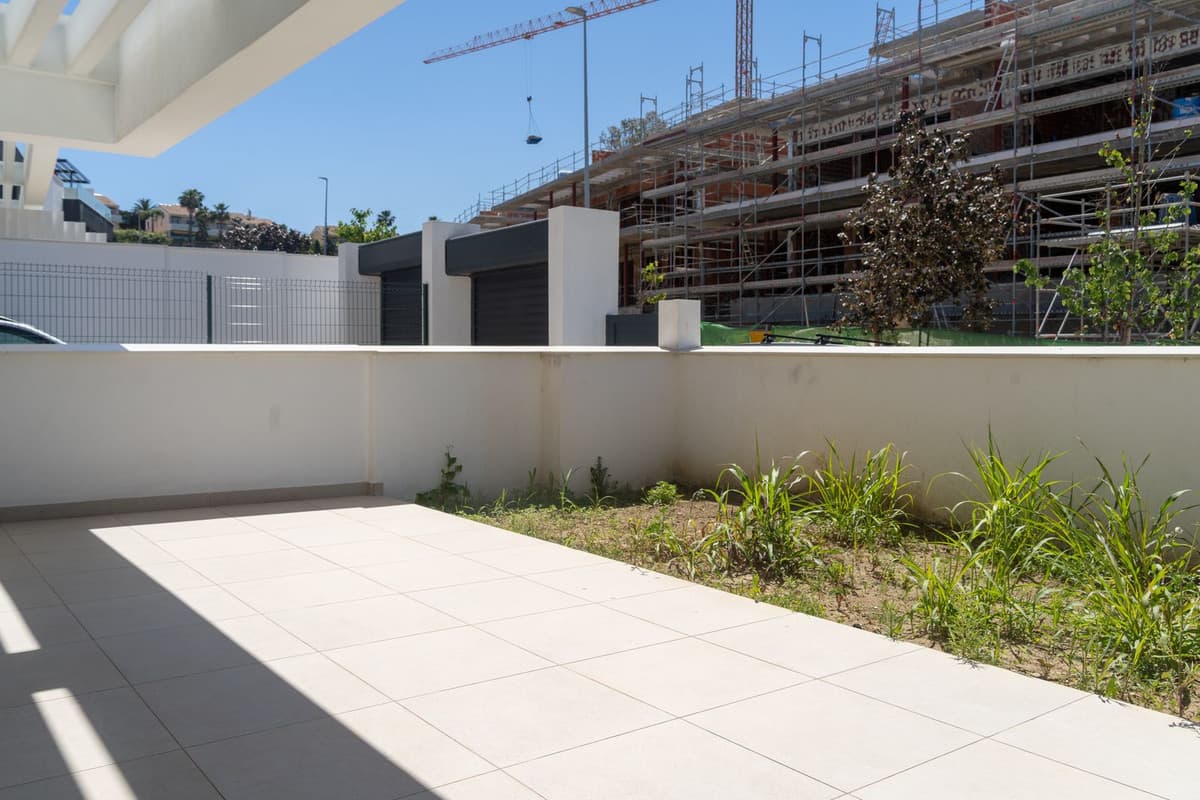 Semi-Detached House in El Paraiso — photo 10 of 10