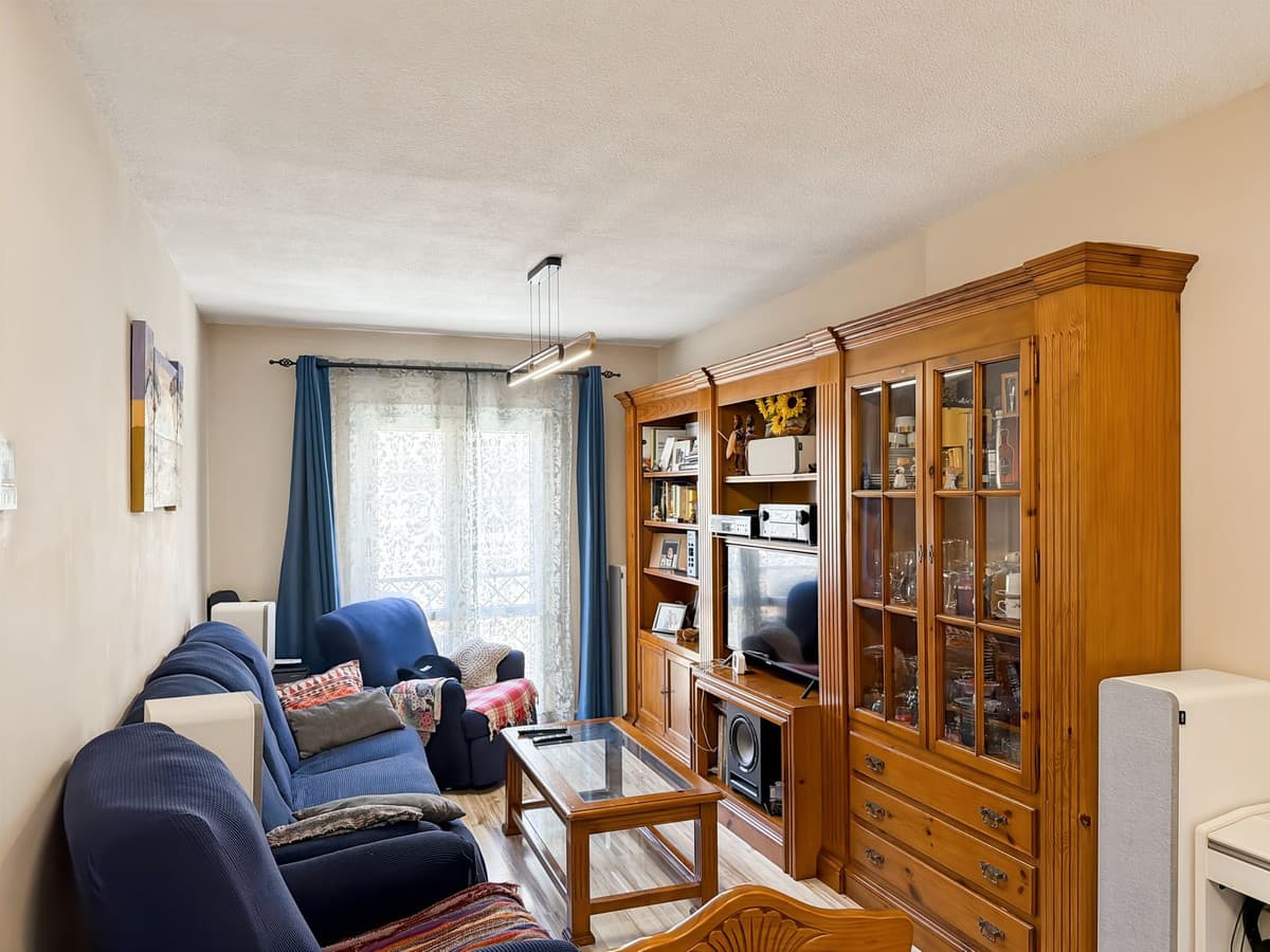 Middle Floor Apartment in La Victoria