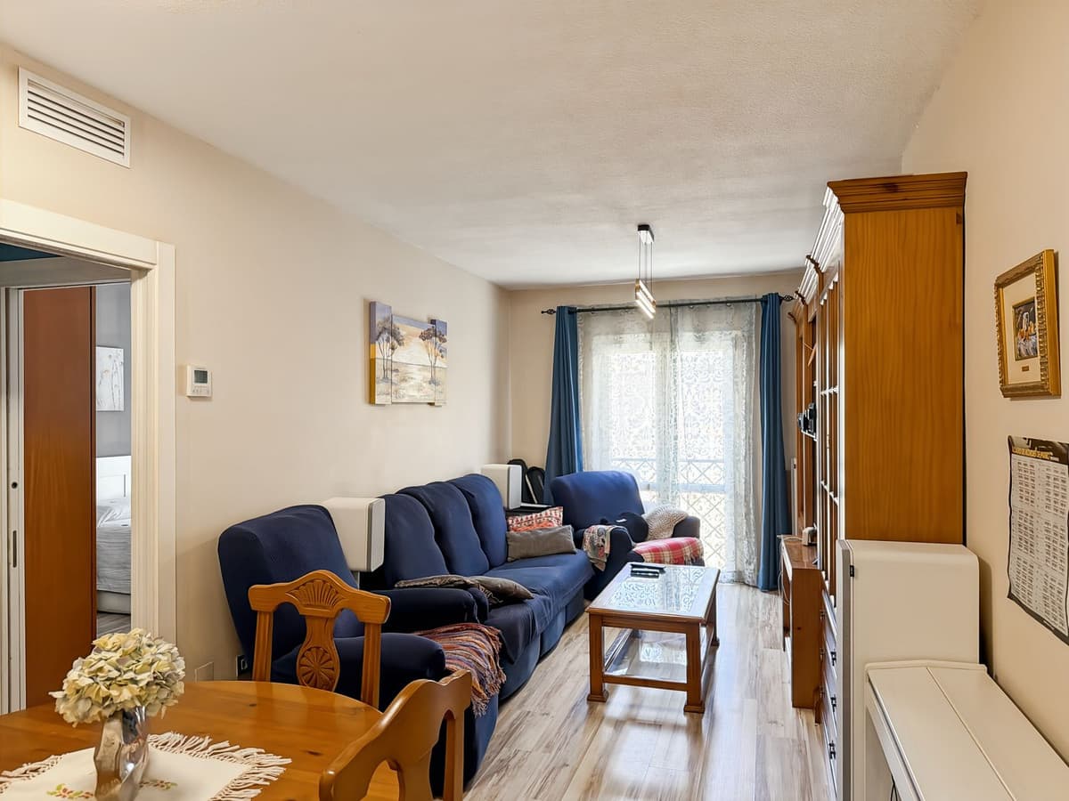 Middle Floor Apartment in La Victoria — photo 2 of 10