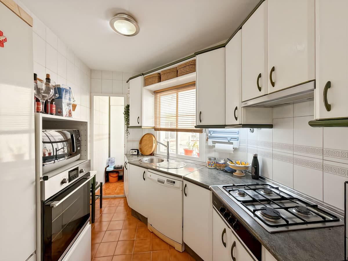 Middle Floor Apartment in La Victoria — photo 7 of 10
