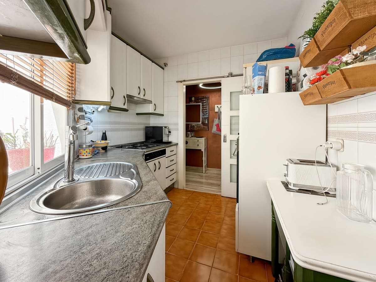 Middle Floor Apartment in La Victoria — photo 8 of 10