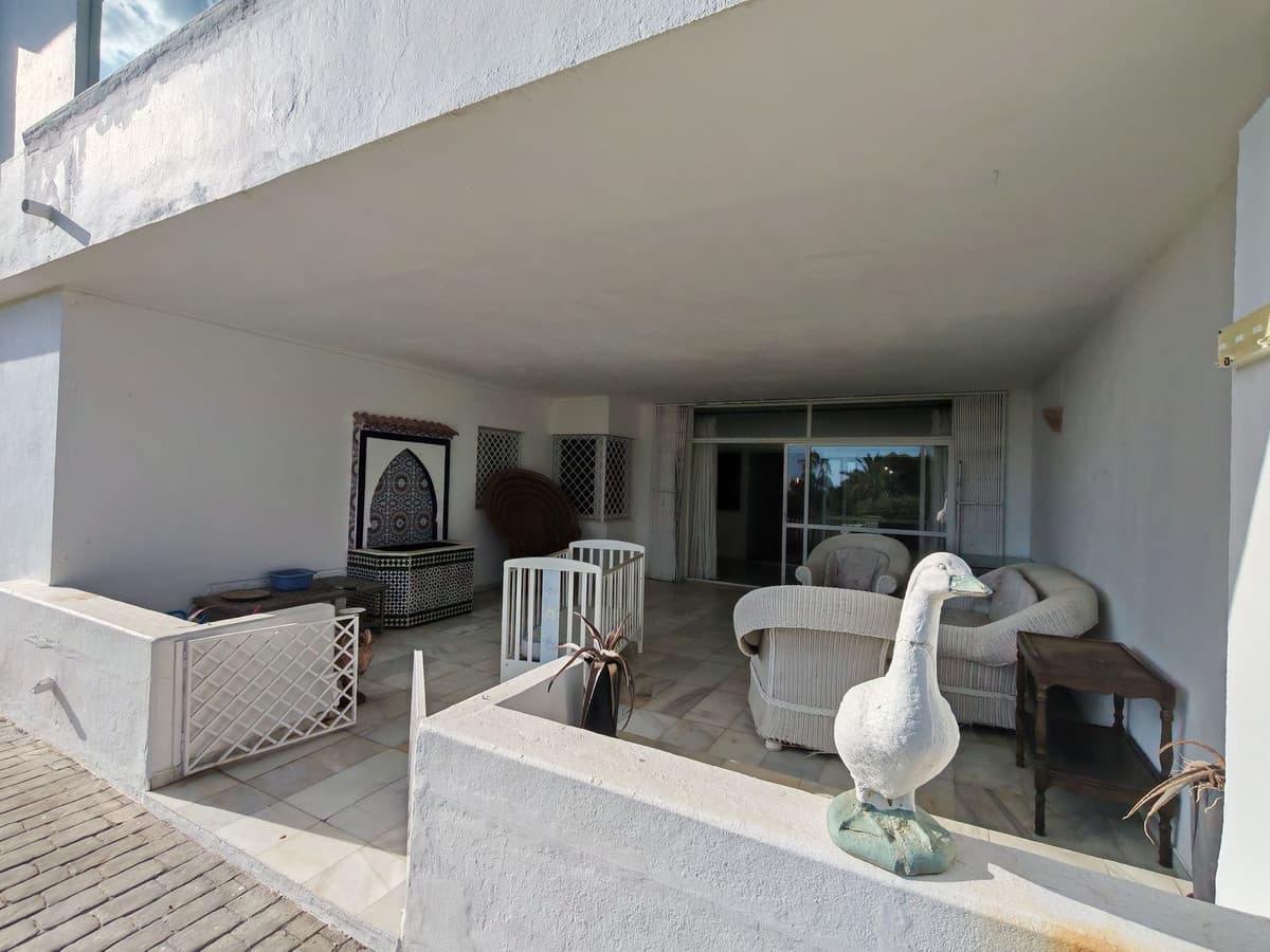 Ground Floor Apartment in Marbella — photo 6 of 10