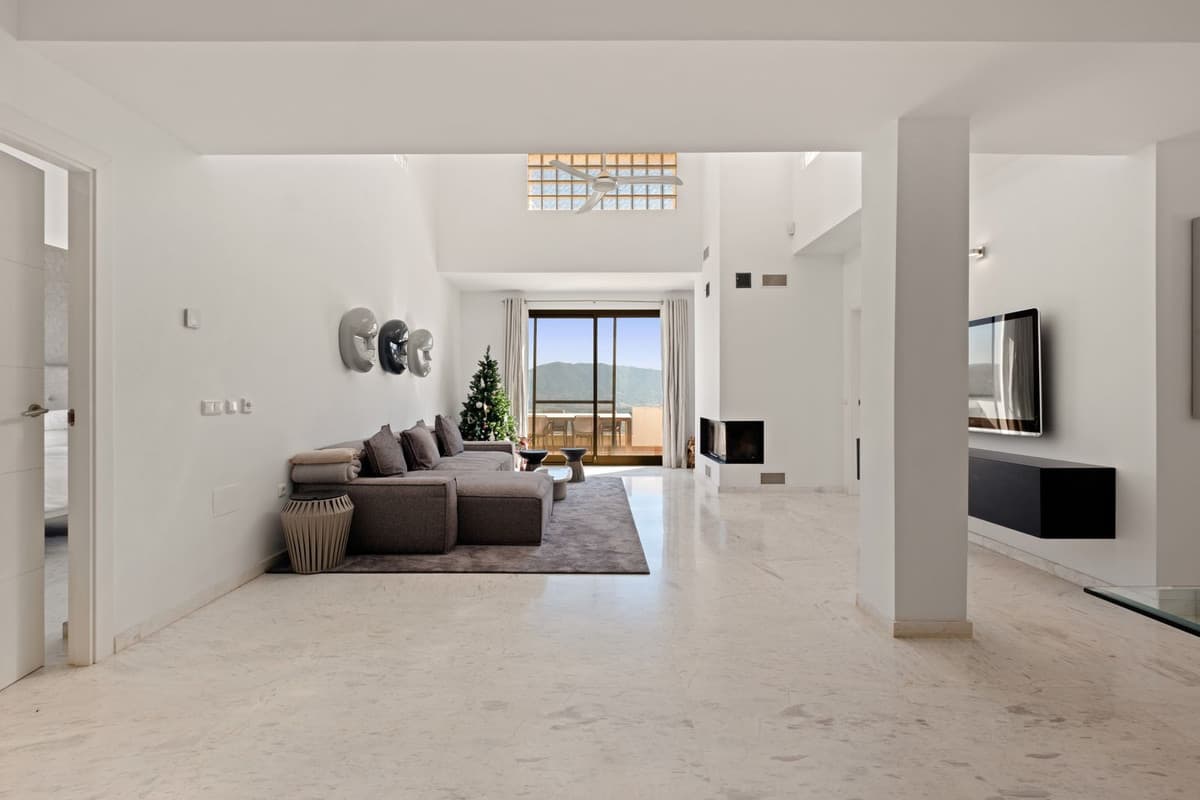 Penthouse in La Mairena — photo 3 of 10