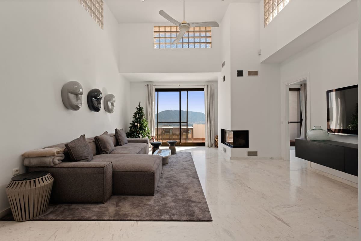 Penthouse in La Mairena — photo 4 of 10