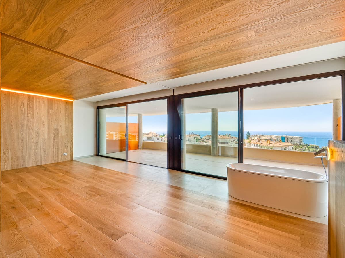 Middle Floor Apartment in Fuengirola — photo 1 of 10