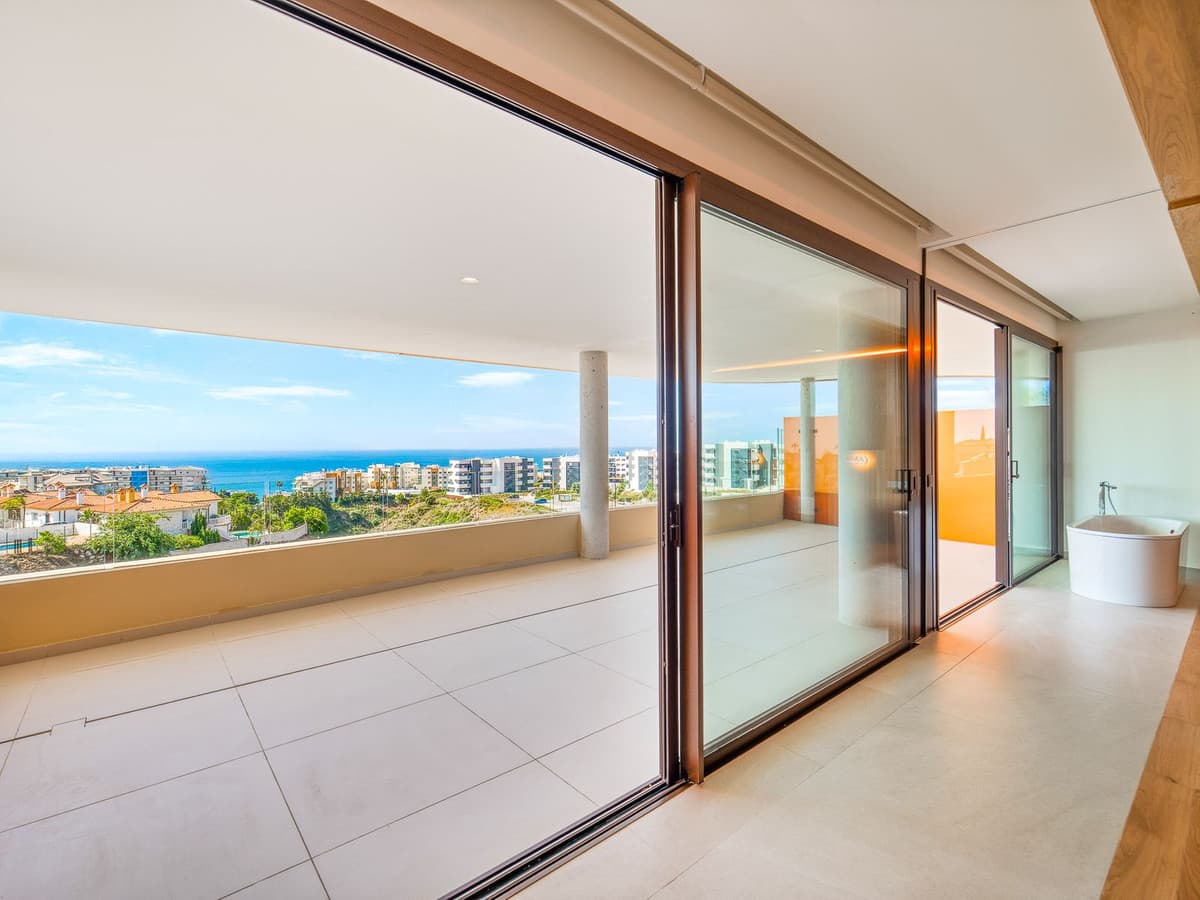 Middle Floor Apartment in Fuengirola — photo 2 of 10