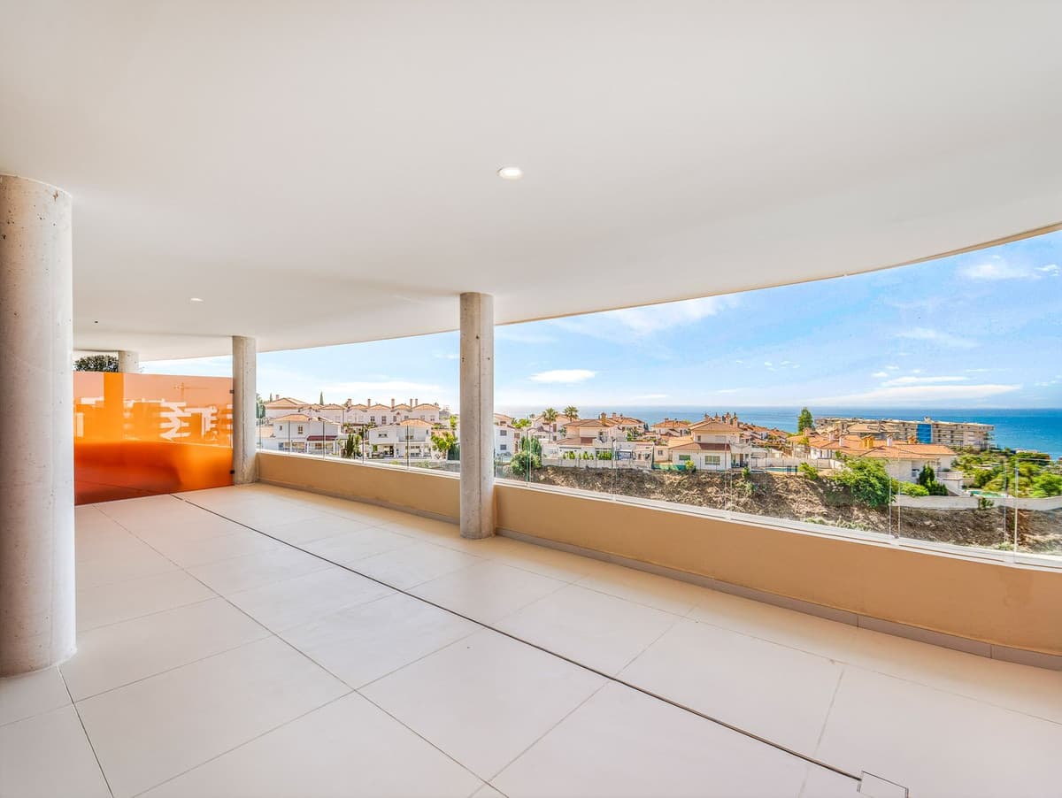 Middle Floor Apartment in Fuengirola — photo 4 of 10