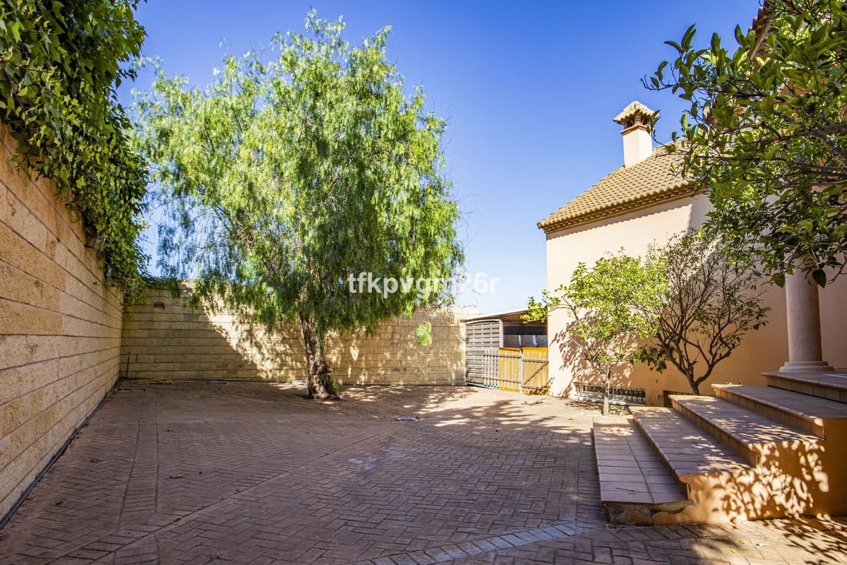 Detached Villa in La Alcaidesa — photo 4 of 10