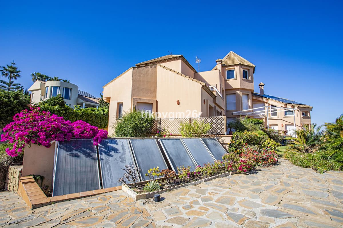 Detached Villa in La Alcaidesa — photo 7 of 10