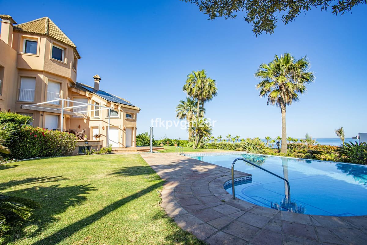 Detached Villa in La Alcaidesa — photo 8 of 10