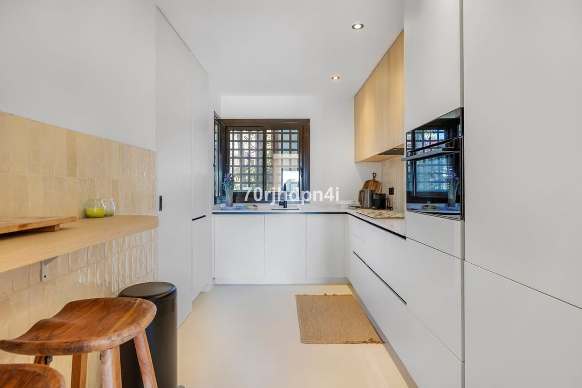 Ground Floor Apartment in Estepona — photo 1 of 10