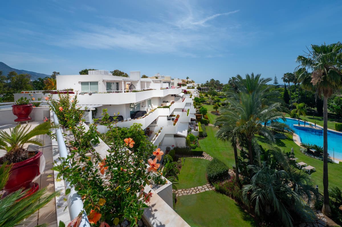 Penthouse in Nueva Andalucía — photo 2 of 10